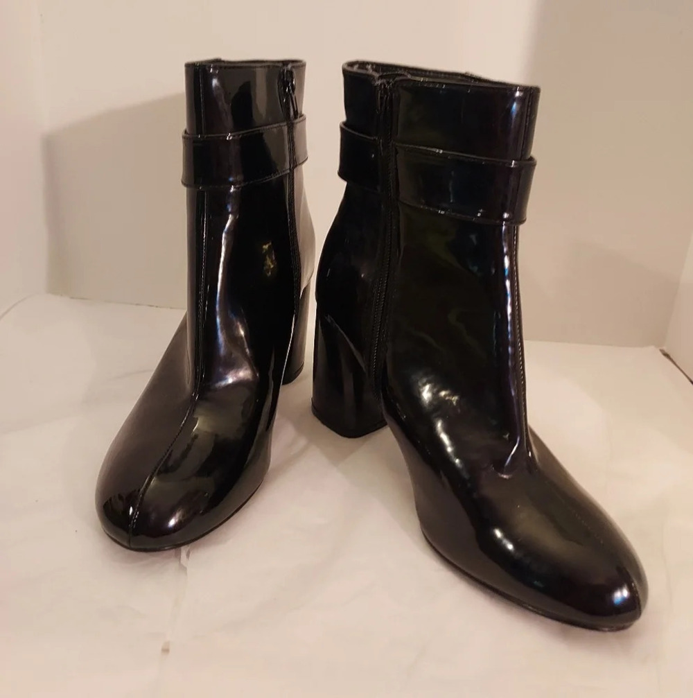 Nine West "Kyra" Black Patent Leather Booties in Size 8.5 M